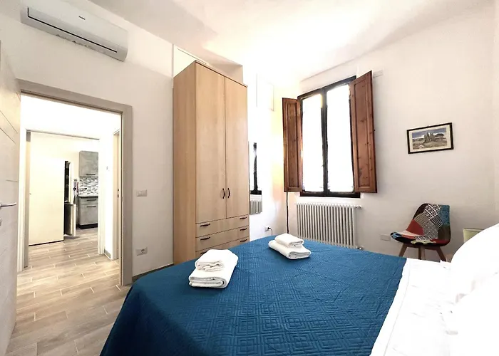 Ortensia-central With Terrace Daire