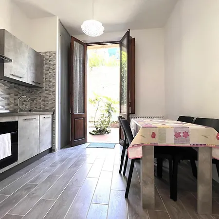 Ortensia-central With Terrace Siena