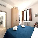 Ortensia-central With Terrace Daire